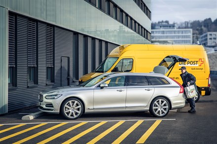 Volvo, LeShop.ch und die Schweizerische Post führen Kofferraum-Zustellung in parkierte Autos ein