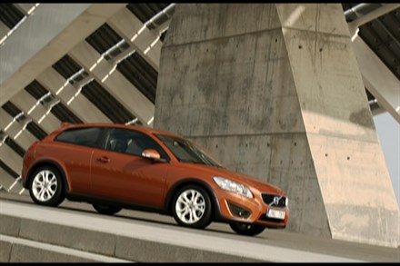 The New Volvo C30 - Exterior colour Orange Flame, driving footage (5:42)