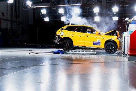 Volvo XC60 im Frontal-Crashtest