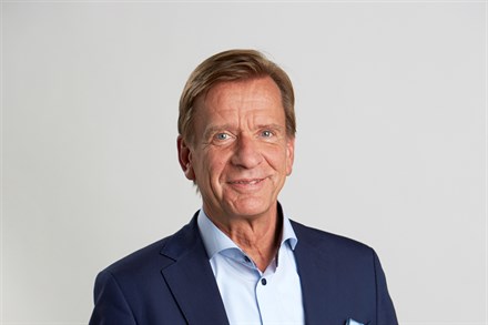 Volvo Cars Chief Executive Håkan Samuelsson honoured with Issigonis Trophy at 2020 Autocar Awards