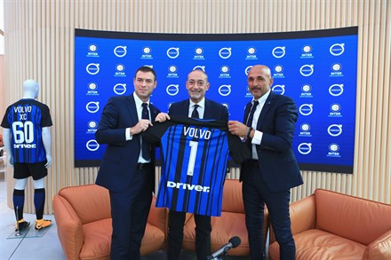 Con la consegna di una XC60 a Luciano Spalletti presso il Volvo Studio, ufficializzata la partnership che rafforza la presenza di Volvo a Milano