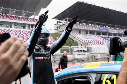 Néstor Girolami claims maiden WTCC pole to close in on World Championship lead for Polestar Cyan Racing 