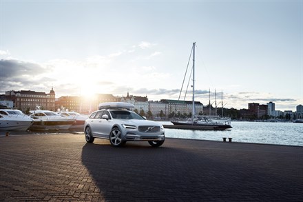 Volvo Cars célèbre le départ de la Volvo Ocean Race et participe à la lutte contre la pollution plastique des océans avec une édition spéciale de son V90 Cross Country