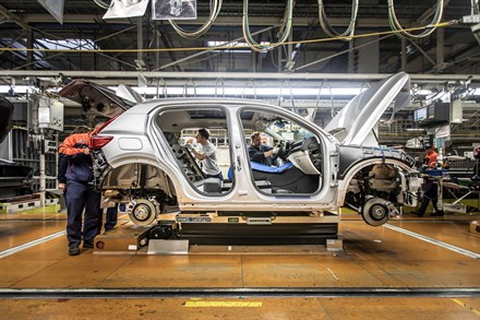 Production footage of the Volvo XC40 in Volvo Cars' manufacturing plant in Ghent
