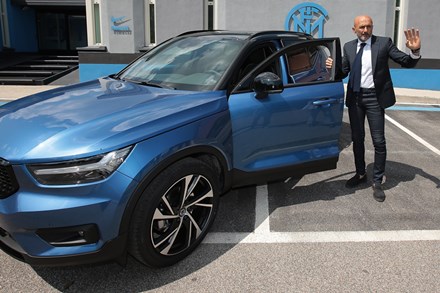 Consegnata a Luciano Spalletti una Volvo XC40 nell’ambito della rinnovata partnership fra Volvo Car Italia e FC Internazionale Milano