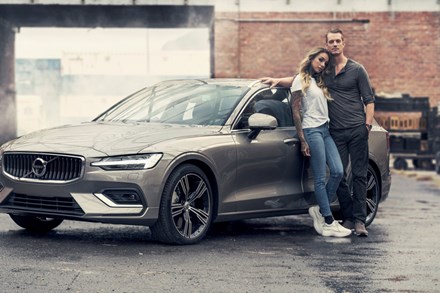 Volvo hyllar den nya familjen - Joel Kinnaman i nya reklamen för Volvo V60
