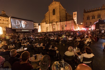 Volvo Car Italia partner de Il Cinema Ritrovato, iniziativa della Cineteca di Bologna che riporta capolavori del grande schermo alla ribalta ‘sotto le stelle’