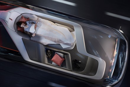 La nuova concept car 360c a guida autonoma di Volvo Cars: perché volare se potete essere guidati?