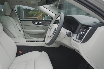 Volvo V60 b-roll – interior footage