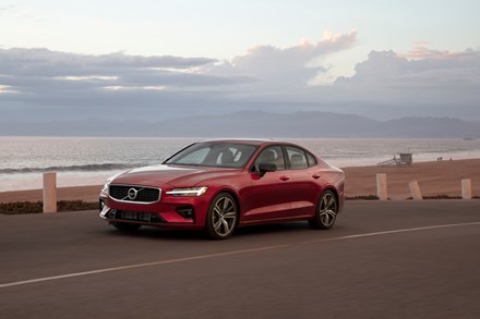 Volvo Cars beperkt topsnelheid alle modellen om gevaar van te hard rijden te benadrukken