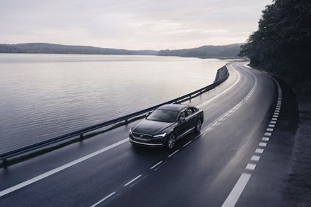 Nå kommer alle nye Volvo-modeller med toppfartsgrense på 180 kmt og sikkerhetsnøkkelen «Care Key» som standard