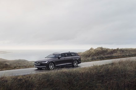 Running Footage - the refreshed Volvo V90 Recharge