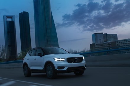Volvo XC40 Recharge T5 hybride rechargeable - B-Roll 