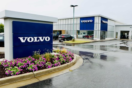 Atlanta Volvo retailers help provide 2,500 meals for low-income seniors affected by COVID-19
