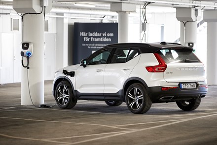 Volvo Cars punta a ridurre i costi e le emissioni di CO2 attraverso l’economia circolare dei materiali