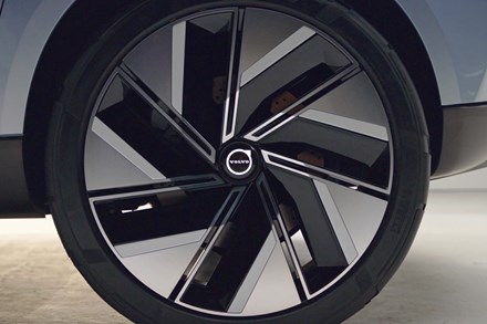 Volvo Concept Recharge - 94% Fossil Free tyres