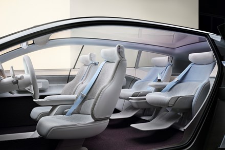Concept Recharge visualiserar Volvo Cars väg mot hållbar mobilitet