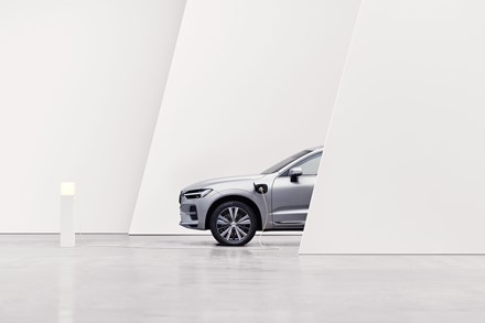 Volvo Car USA announces new extended range Recharge Plug-In Hybrid models with up to 41 miles of electric range in Pure Mode