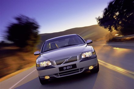 VOLVO S80 IN PRODUCTION 1998