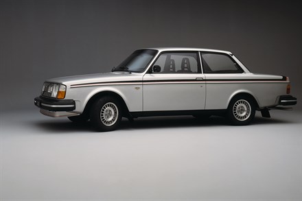 VOLVO 242 IN PRODUCTION 1974-1984