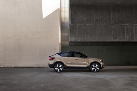 Volvo Cars achieves monthly sales record in March