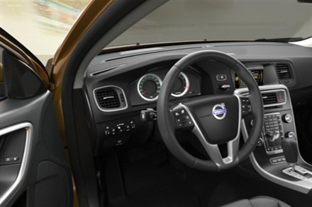 Interior - Volvo S60 (0:34)