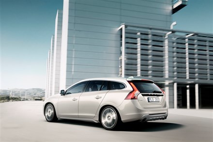 New Volvo V60 sports wagon – as sporty as the all-new S60