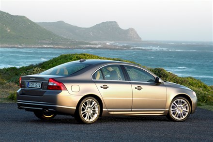 VOLVO ANNOUNCES PRICING OF ALL NEW S80