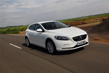 CITY SAFETY LOWERS INSURANCE RATING FOR ALL-NEW VOLVO V40