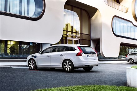 Grande successo per il debutto di Volvo V60 Diesel Plug-in Hybrid nel mondo Flotte al recente “Company Car Drive”