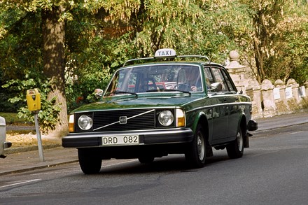 VOLVO 244 (1974-1993)