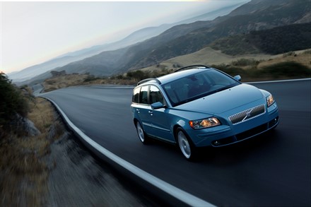 Nya Volvo V50 - Sportswagon för unga, dynamiska och krävande familjer