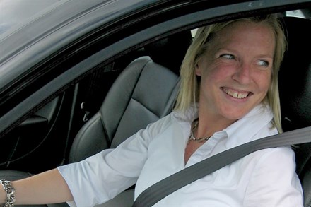 Un manichino di donna gravida aiuta Volvo Cars a capire gli effetti di uno scontro sulle gestanti
