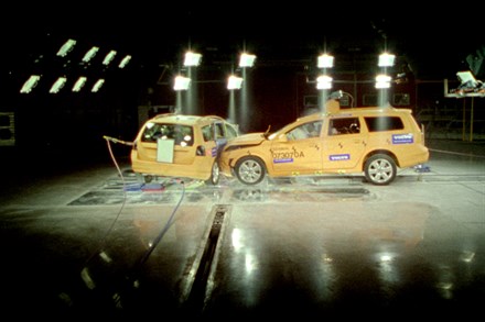 Två tusen krockprov i Volvo Personvagnars Säkerhetscentrum