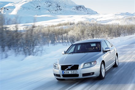 VOLVO KEEPS DRIVERS ON THE ROAD WITH NEW WINTER TYRE PROGRAMME