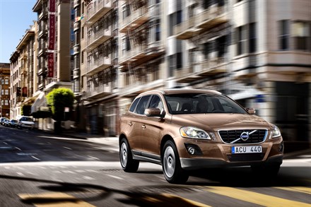 THE NEW VOLVO XC60 COMBINES RELAXED COMFORT WITH SPORTY ALL-ROAD ABILITY
