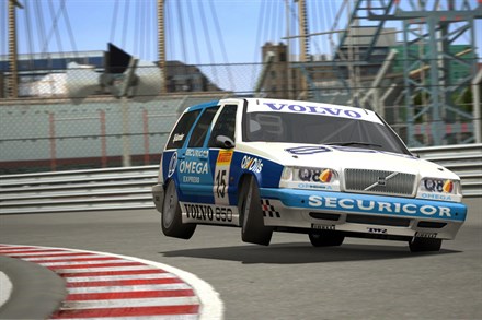 Volvo S60 Concept and stars of the BTCC take to the track in video racing game