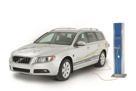 Volvo Car Corporation to put plug-in hybrids on the market in 2012