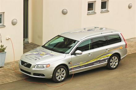 VOLVO CAR CORPORATION TO INTRODUCE PLUG-IN HYBRIDS IN 2012