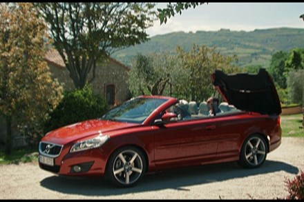 The New Volvo C70 - Exterior colour Flamenco Red, driving footage (6:30)