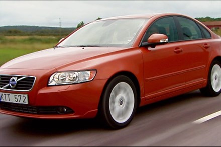 Volvo S40, model year 2011, driving footage (1:59)