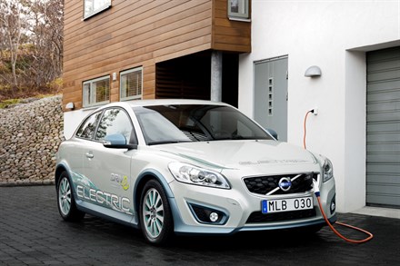 Volvo Cars starts development of fuel cells to extend the electric car's operating range