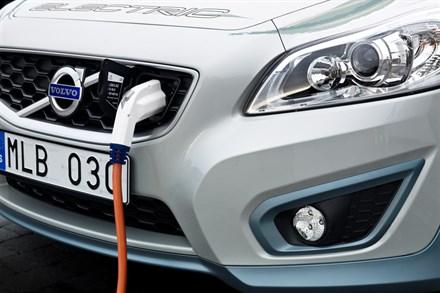 US MADE, EnerDEL LITHIUM-ION BATTERY powers the Volvo C30 Electric