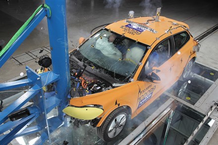 Volvo entwickelt Sicherheitslösungen für Elektrofahrzeuge
