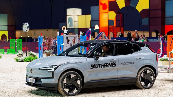 Volvo Car France de retour sur la piste pour le Saut Hermès 2024